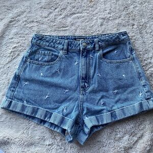 Pacsun X Playboy Bunny Medium Wash Women’s Denim Shorts Size 27